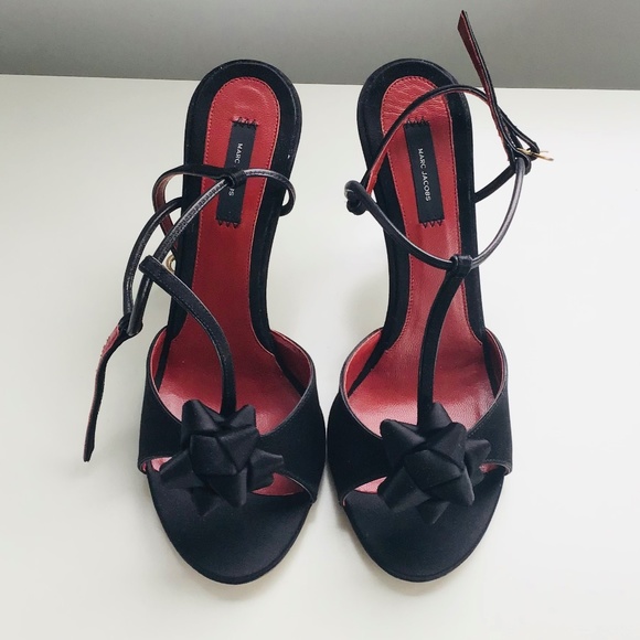 MARC JACOBS Brand new stunning black strap peep toe heels with bows, 39.5 - NWT - Picture 3 of 8